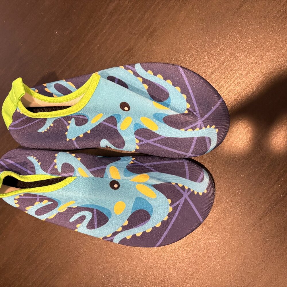Kids Water Shoes Size 32/33